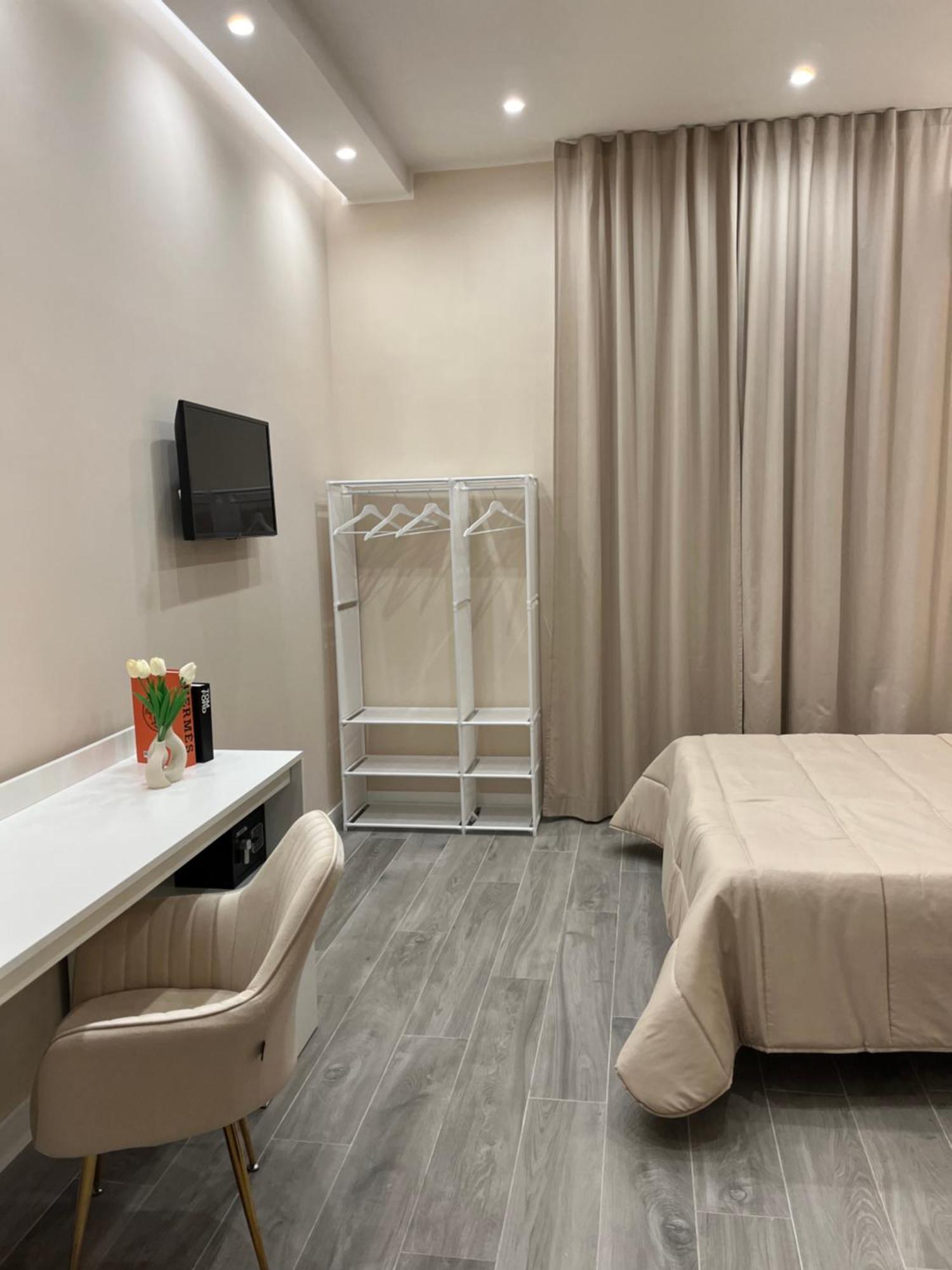 Cloes Rooms Napoli ภายนอก รูปภาพ