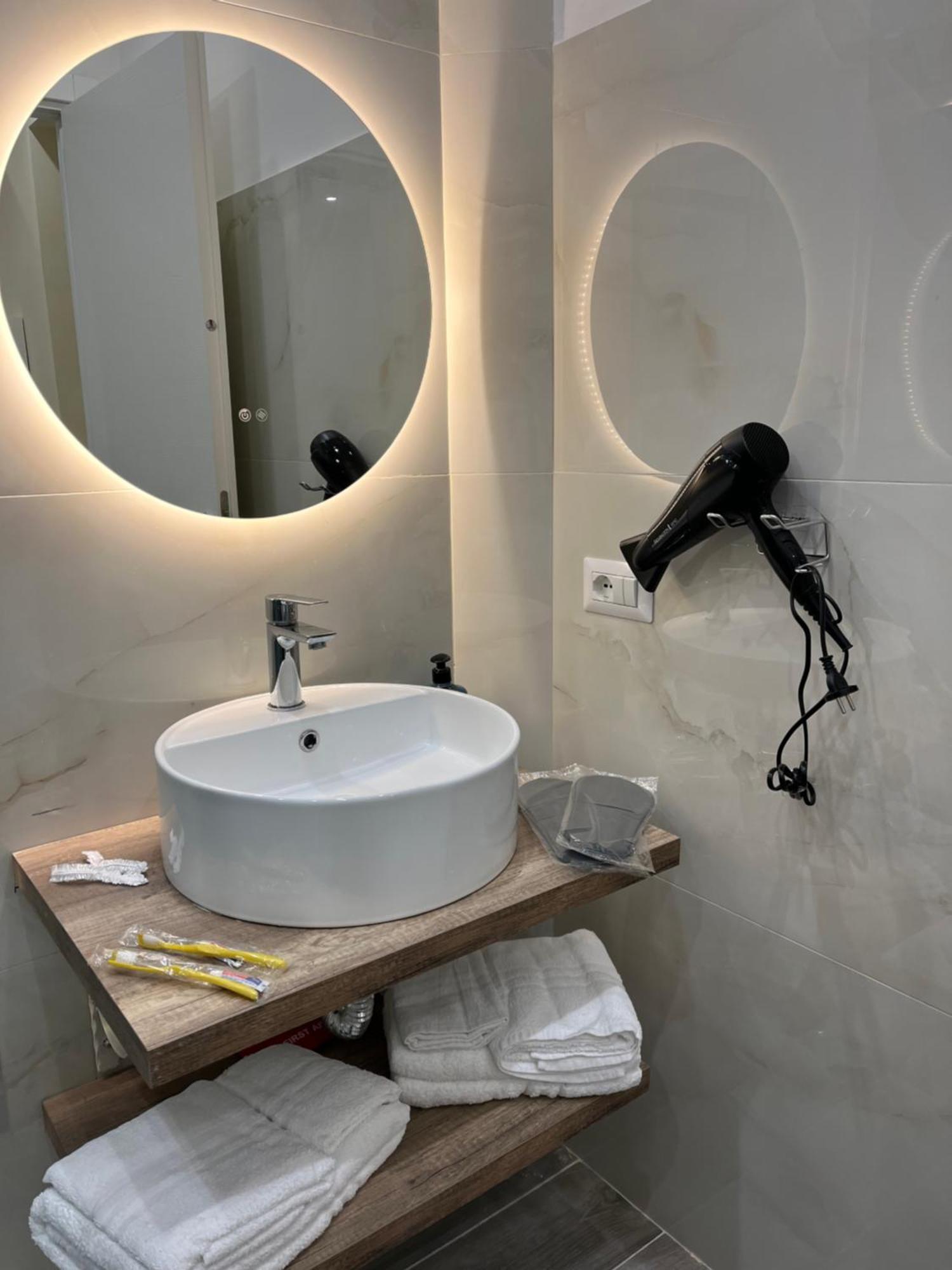 Cloes Rooms Napoli ภายนอก รูปภาพ